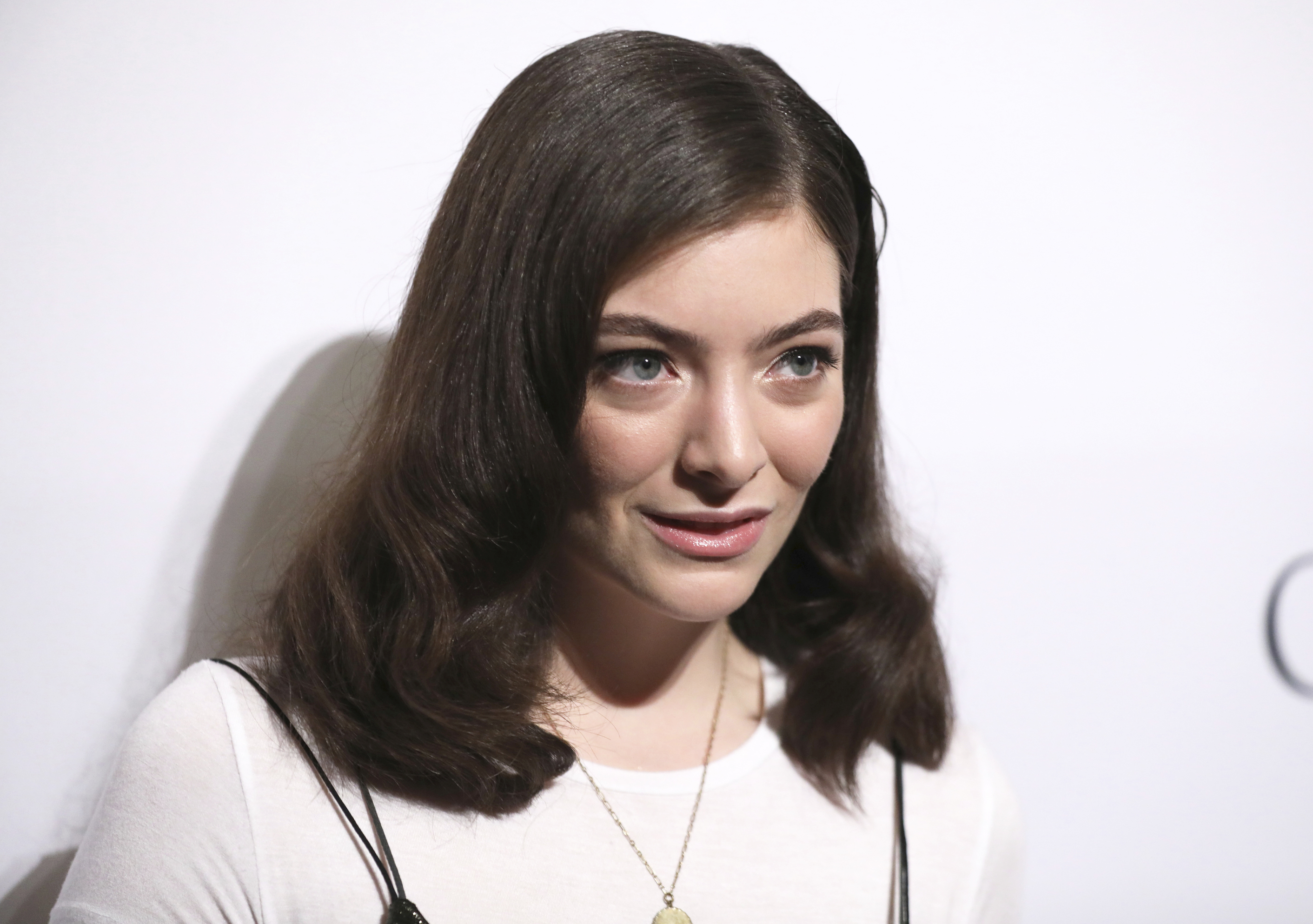 Lorde Shares New Song and Announces World Tour GENRE IS DEAD!